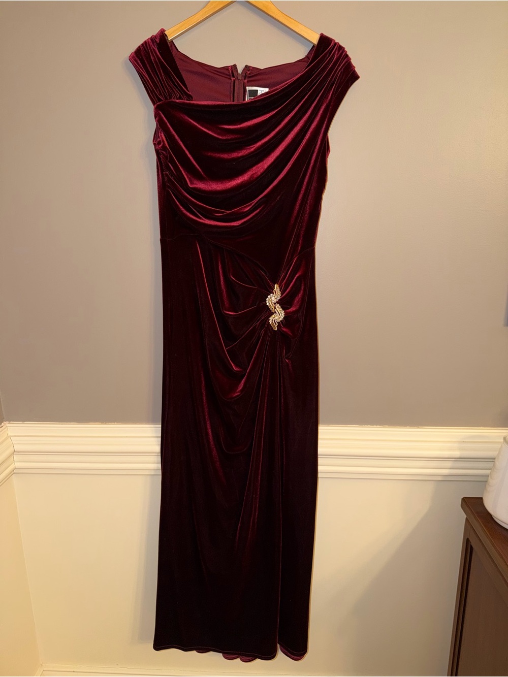 Tadashi Shoji Velvet Asymmetrical Gown Velvet Dress Burgundy X-Large (runs small - Picture 2 of 10
